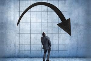 【黄金收盘】惊魂一夜！两大利空泰山压顶 黄金崩跌近30美元、创下近一个月最大跌幅