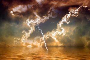 圣诞周系好安全带！金价将创6年来首个年度跌幅 美元维持区间波动格局 原油遇限制措施走跌