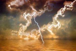 美国CPI联袂通胀爆表！美元重贬摔破95大关 原油高点涨势未变 金价强升登今年最高价