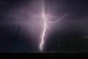 俄乌战局仍危！原油短线突拉V型吓坏市场 黄金1870多头大爆发 美联储老鹰放软促美元走软