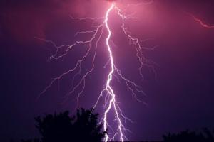 俄乌演变全球危机！金价破高后重返1910价位 欧美强化制裁促美元攀高 布伦特原油一度破百