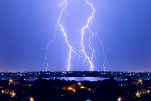 金市展望：冤家路窄！美元料成黄金上涨之旅的“拦路虎” 金价能否冲破2000还要看TA