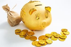 美联储恐被迫投降？这家投行将金价预期大幅上调100美元 预计另一金属将大涨50%