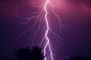 俄乌恐慌返视野、上海解封降避险！黄金微涨1853聚焦美元跌幅 布伦特原油创两个月新高