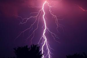 静待美联储决议结果！黄金大退潮1805快破底 油价逆转跌破120关键价位 “熊市浓厚情绪”酝酿