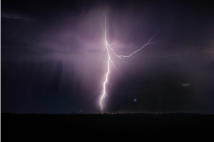 日本还在演“狼来了”！特斯拉一己之力拉了市场，黄金暴跌后一地鸡毛