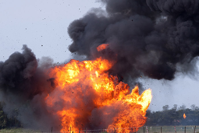 美国与伊朗逼近战争边缘？专家警告：油价或直冲100美元